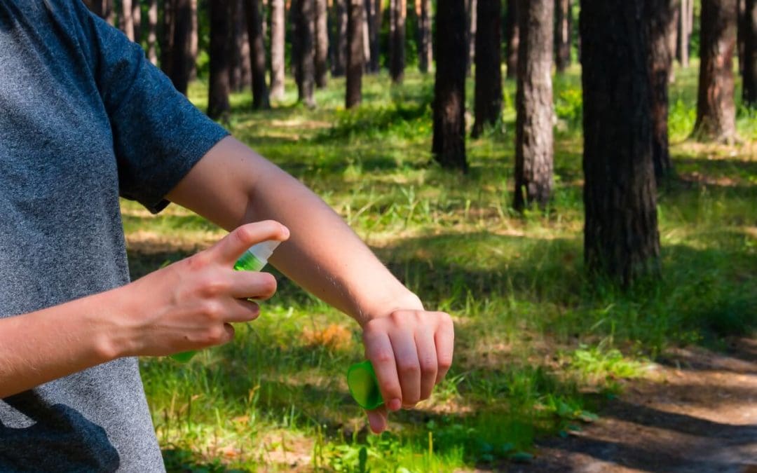repel mosquitoes by using insect repellant